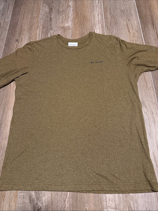 Columbia Other - Columbia Short Sleeve Crew T-Shirt in Olive Drab